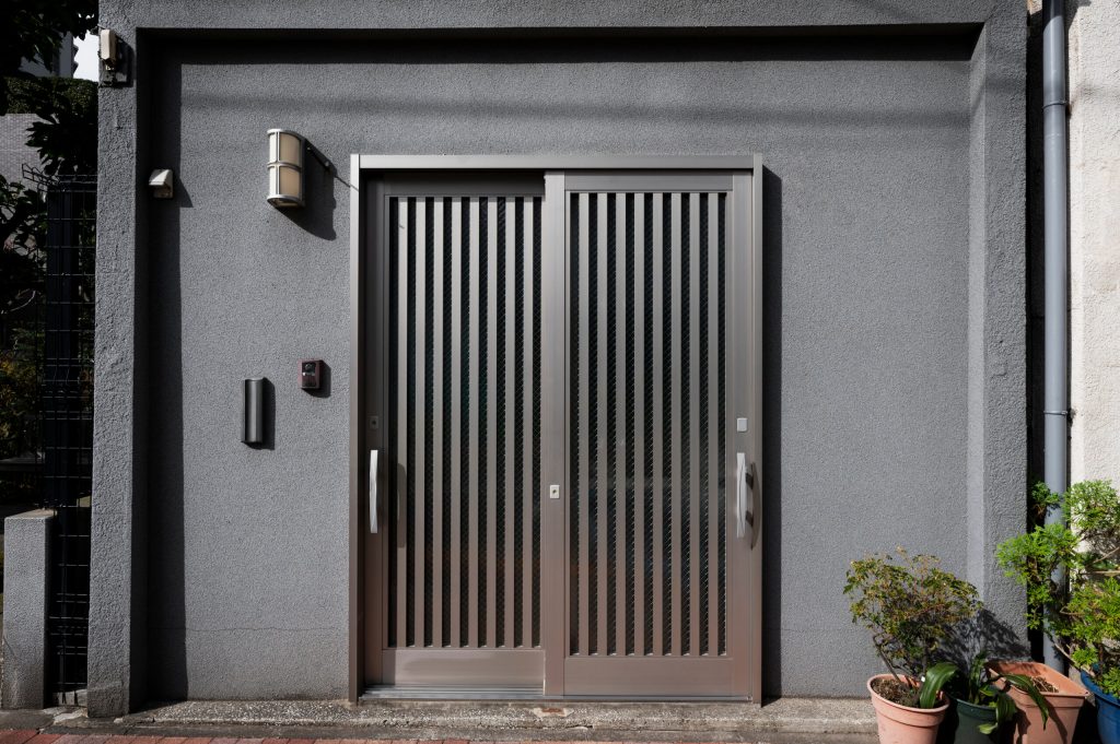 STEEL DOOR